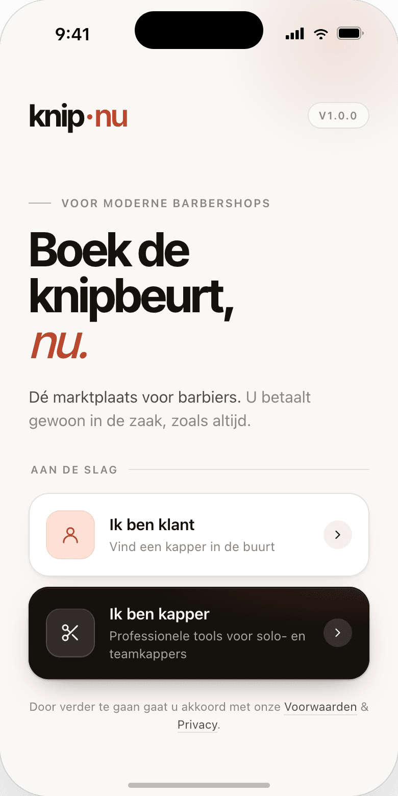 Het startscherm van de KnipNu-app op een telefoon, met de keuze tussen klant en barbier.
